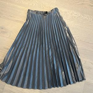 Pleated skirt